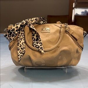 EUC Coach Tan Kissing C’s Satchel w/Leather Buckles & Strap & Leopard Scarf